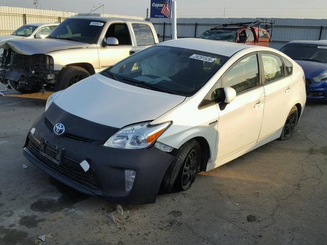 JTDKN3DUXF1930421 - 2015 TOYOTA PRIUS WHITE photo 2