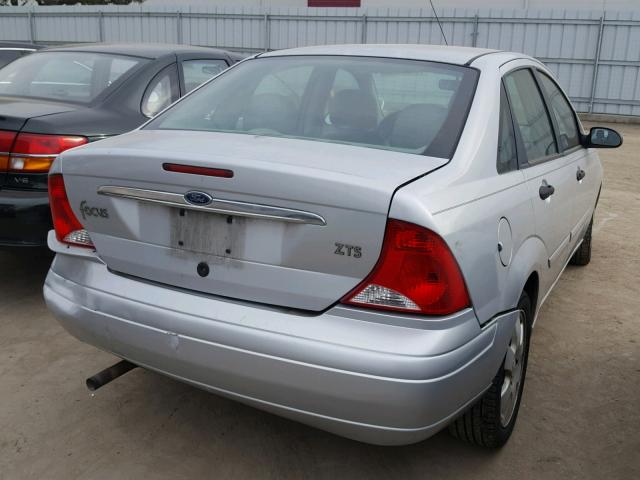 1FAHP38361W142713 - 2001 FORD FOCUS ZTS SILVER photo 4