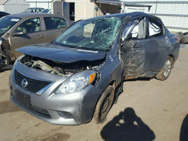 3N1CN7AP9CL829436 - 2012 NISSAN VERSA S GRAY photo 2