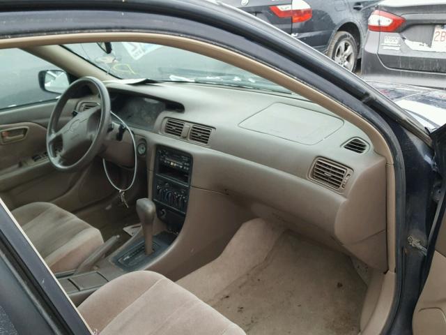 JT2BG22K4W0137362 - 1998 TOYOTA CAMRY CE BLUE photo 5