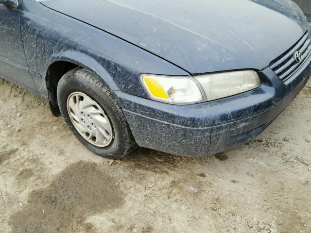 JT2BG22K4W0137362 - 1998 TOYOTA CAMRY CE BLUE photo 9