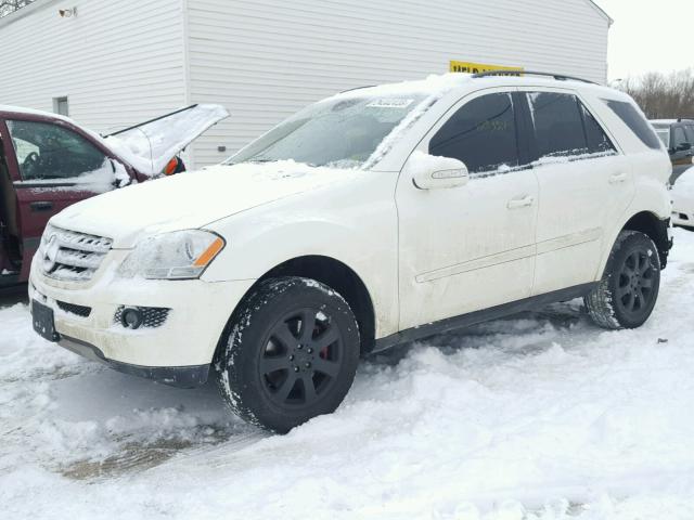 4JGBB86E77A267785 - 2007 MERCEDES-BENZ ML 350 WHITE photo 2