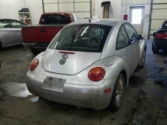 3VWCP21C01M404876 - 2001 VOLKSWAGEN NEW BEETLE 银色 照片 4