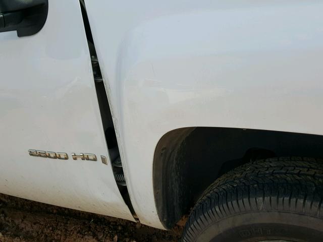 1GBHC24K87E562604 - 2007 CHEVROLET SILVERADO WHITE photo 9