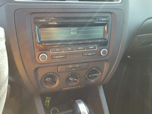 3VW2K7AJ2DM390487 - 2013 VOLKSWAGEN JETTA BASE RED photo 9