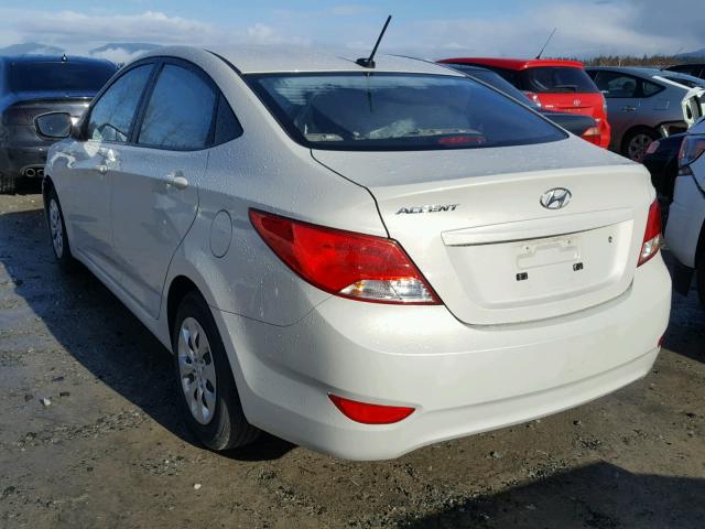 KMHCT4AE0GU030488 - 2016 HYUNDAI ACCENT SE WHITE photo 3