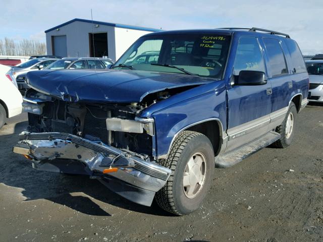 1GNEK13R2XJ511592 - 1999 CHEVROLET TAHOE K150 BLUE photo 2