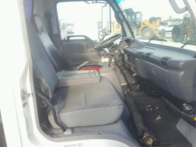 JALC4B16367009256 - 2006 ISUZU NPR WHITE photo 5