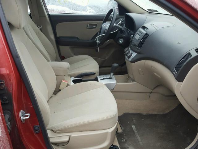 KMHDU46D28U319858 - 2008 HYUNDAI ELANTRA GL RED photo 5