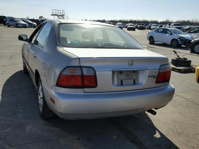 1HGCD563XTA060139 - 1996 HONDA ACCORD LX TAN photo 3