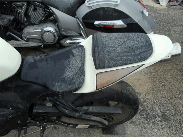 JH2PC40409K201096 - 2009 HONDA CBR600 RR WHITE photo 6