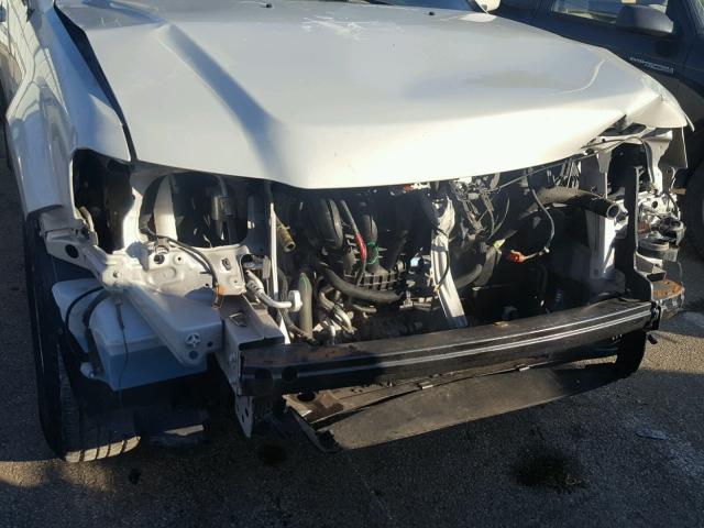 1FMCU04779KC30740 - 2009 FORD ESCAPE LIM SILVER photo 9