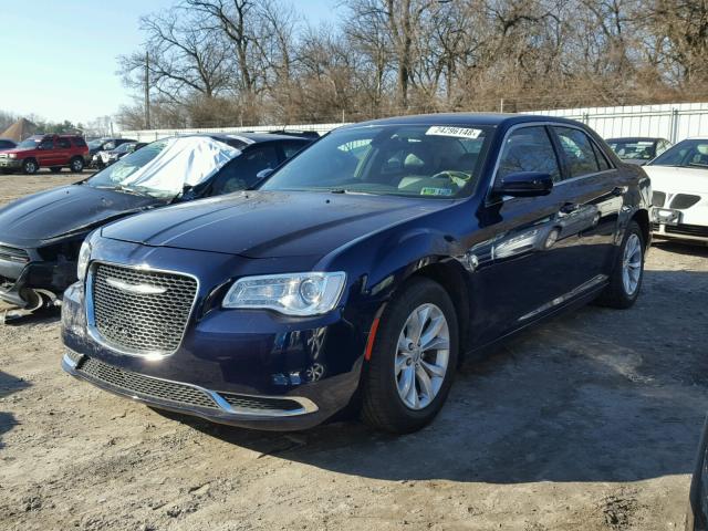 2C3CCAAG2FH931159 - 2015 CHRYSLER 300 LIMITE BLUE photo 2