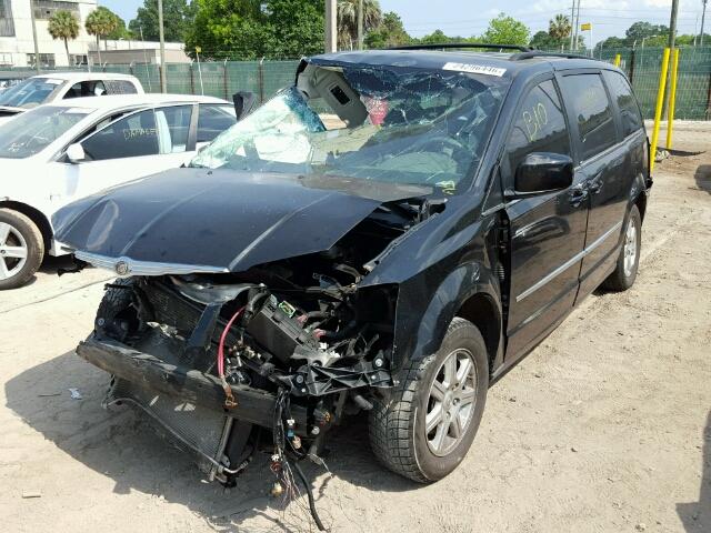 2A4RR5D11AR252628 - 2010 CHRYSLER TOWN & COU BLACK photo 2