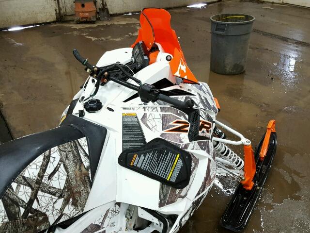 4UF17SNW0HT114799 - 2017 ARCTIC CAT ZR9000 WHITE photo 5