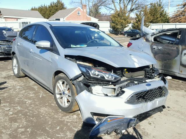 1FADP3K21FL223321 - 2015 FORD FOCUS SE SILVER photo 1