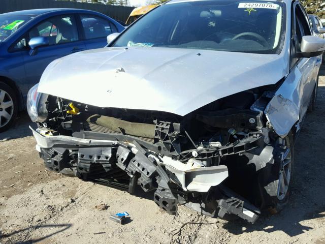 1FADP3K21FL223321 - 2015 FORD FOCUS SE SILVER photo 9