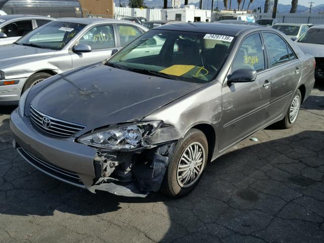 4T1BE32K55U504145 - 2005 TOYOTA CAMRY LE CHARCOAL photo 2