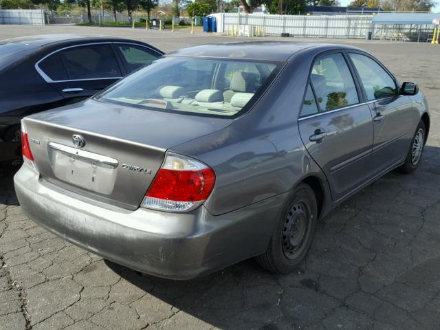 4T1BE32K55U504145 - 2005 TOYOTA CAMRY LE CHARCOAL photo 4