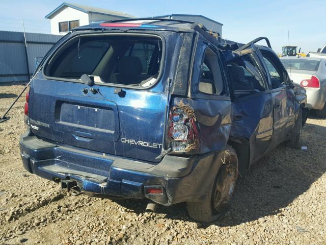 1GNDT13S922353489 - 2002 CHEVROLET TRAILBLAZE BLUE photo 4