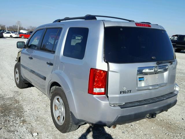 5FNYF3H20BB030127 - 2011 HONDA PILOT LX SILVER photo 3