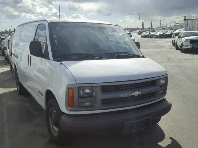 1GCGG25RX21191498 - 2002 CHEVROLET EXPRESS G2 WHITE photo 1