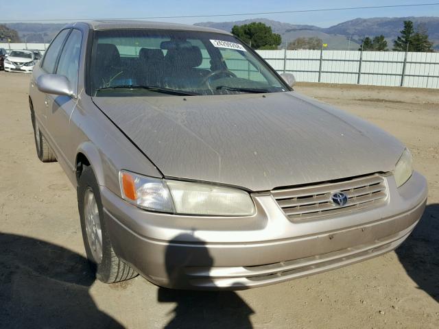 JT2BF28K3W0112303 - 1998 TOYOTA CAMRY LE BEIGE photo 1