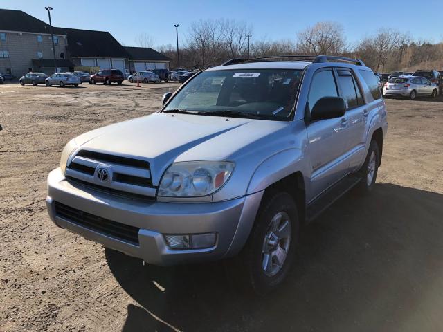 JTEBU14R540044136 - 2004 TOYOTA 4RUNNER SR SILVER photo 2