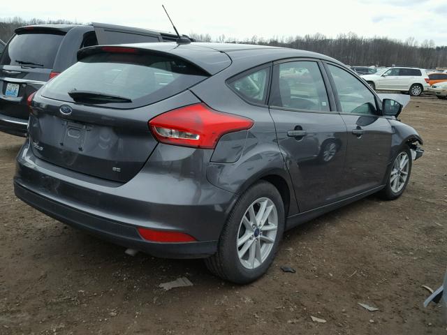 1FADP3K29HL286188 - 2017 FORD FOCUS SE GRAY photo 4