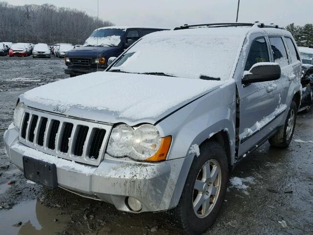 1J8GR48K98C221570 - 2008 JEEP GRAND CHER SILVER photo 2