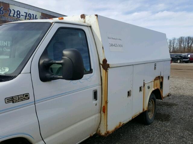 1FDSE35LX4HA92090 - 2004 FORD ECONOLINE WHITE photo 9