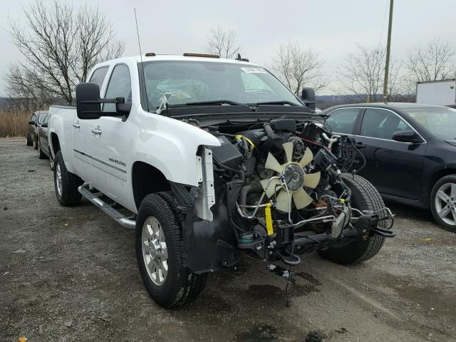 1GT125EGXEF166855 - 2014 GMC SIERRA K25 WHITE photo 1