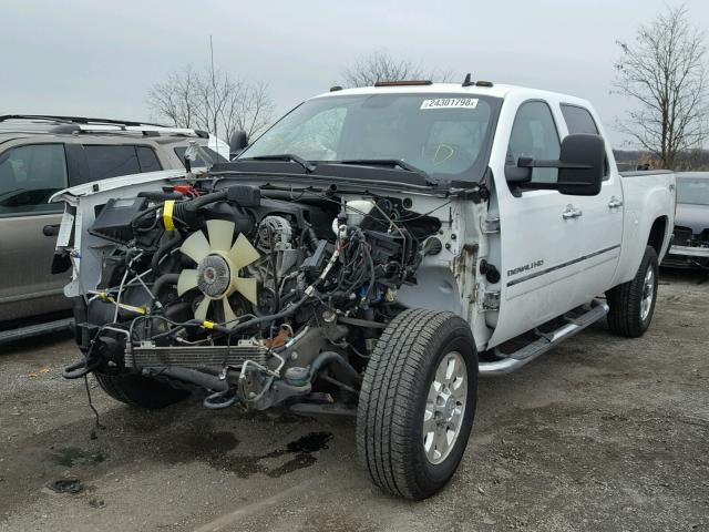 1GT125EGXEF166855 - 2014 GMC SIERRA K25 WHITE photo 2