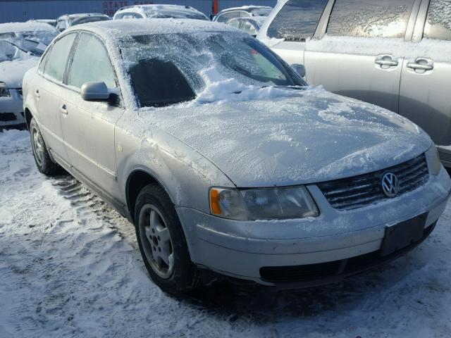 WVWMA63B2XE163552 - 1999 VOLKSWAGEN PASSAT GLS SILVER photo 1