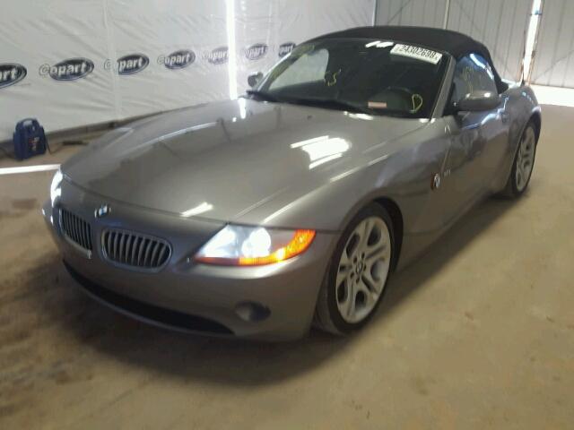 4USBT53473LT24569 - 2003 BMW Z4 3.0 GRAY photo 2