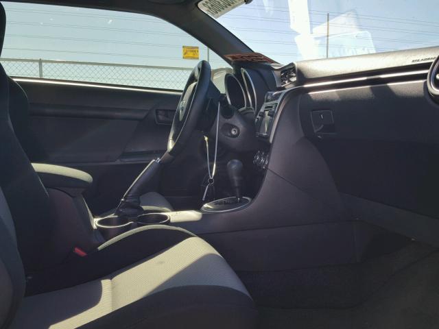 JTKJF5C75FJ011502 - 2015 TOYOTA SCION TC 石墨色 照片 5