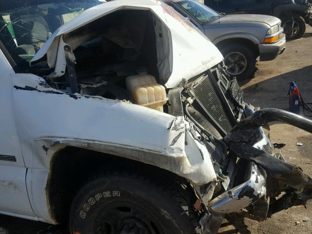 1GTHC29U66E147737 - 2006 GMC SIERRA C25 WHITE photo 10