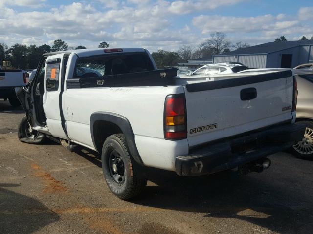 1GTHC29U66E147737 - 2006 GMC SIERRA C25 WHITE photo 3