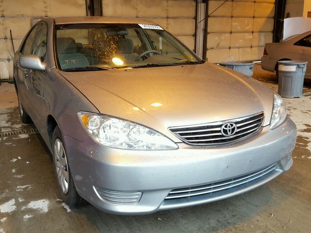 4T1BE30K55U960410 - 2005 TOYOTA CAMRY LE SILVER photo 1