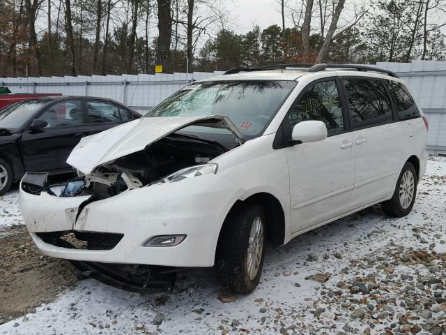 5TDYK4CC9AS338070 - 2010 TOYOTA SIENNA XLE WHITE photo 2