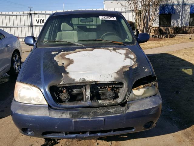 KNDUP131646590747 - 2004 KIA SEDONA EX BLUE photo 9