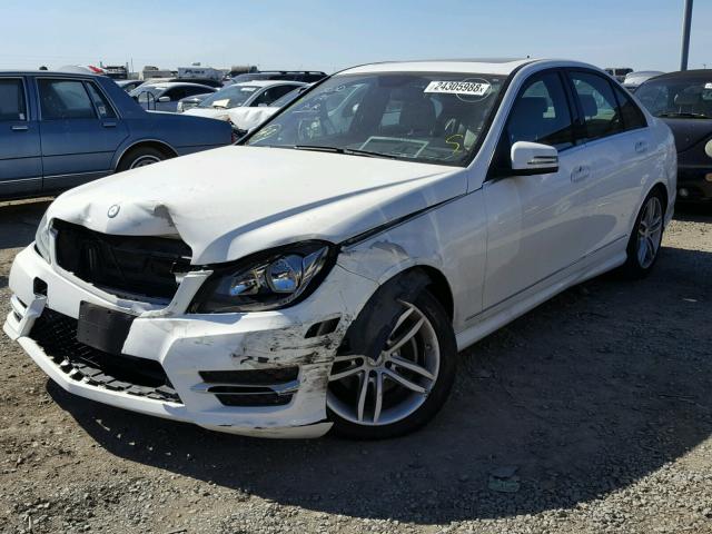 WDDGF4HB5EA901561 - 2014 MERCEDES-BENZ C 250 WHITE photo 2