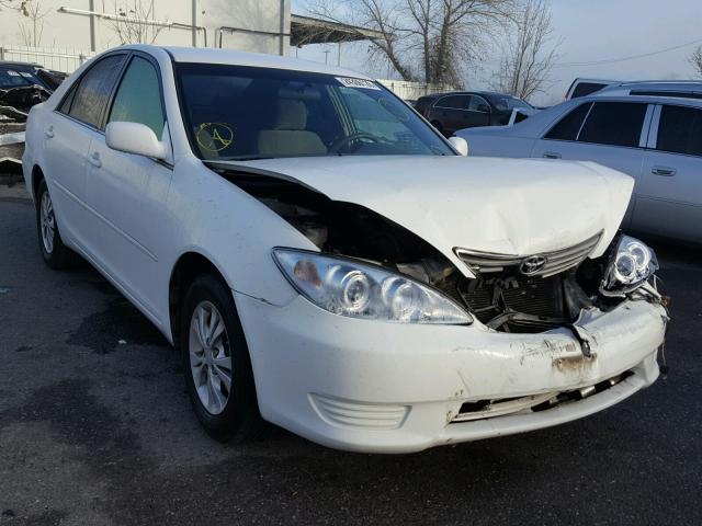 4T1BF30K85U095638 - 2005 TOYOTA CAMRY LE WHITE photo 1