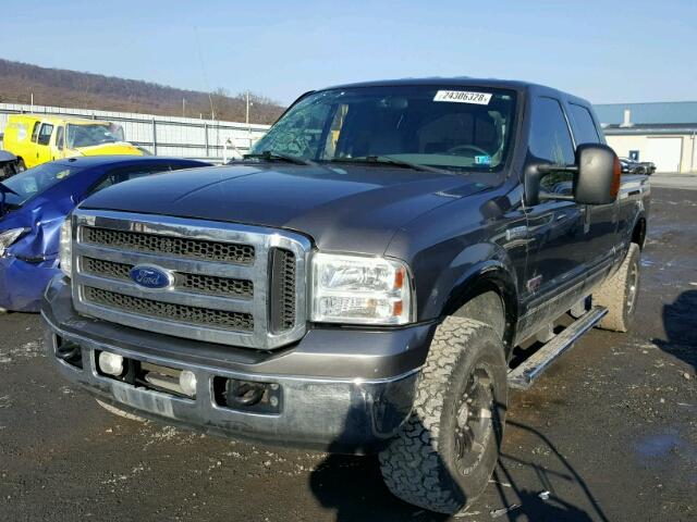 1FTSW21PX5EA99967 - 2005 FORD F250 SUPER GRAY photo 2