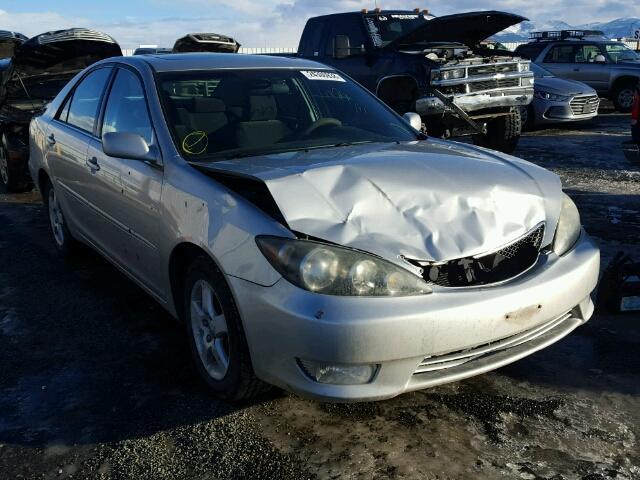 4T1BE32K75U975794 - 2005 TOYOTA CAMRY LE SILVER photo 1