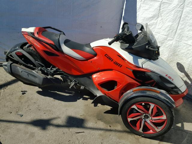 2BXNABC25FV000416 - 2015 CAN-AM SPYDER ROA TWO TONE photo 9