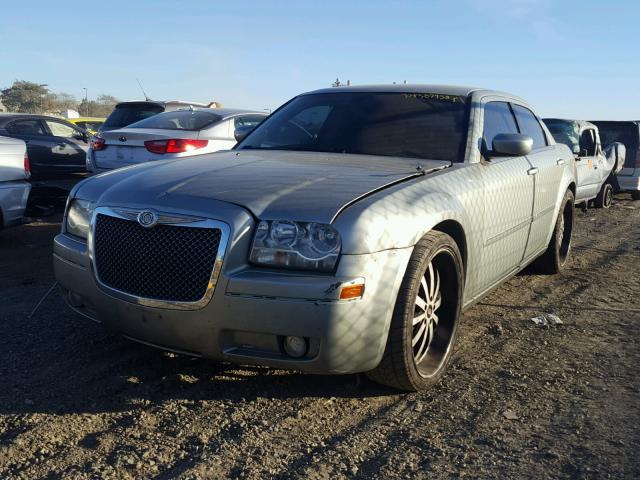 2C3KA53G16H105487 - 2006 CHRYSLER 300 TOURIN GRAY photo 2