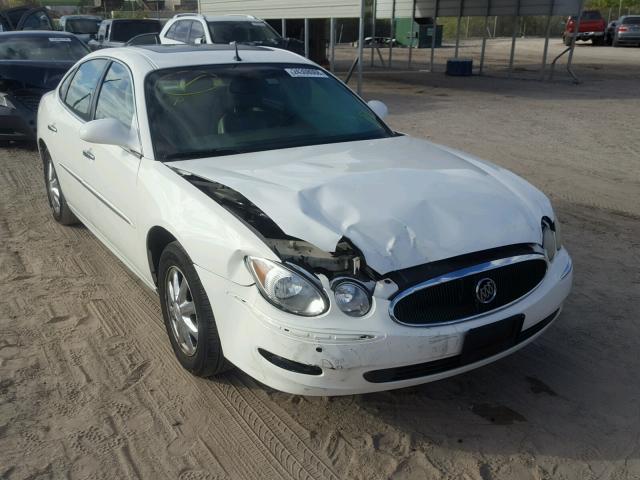 2G4WD532851346359 - 2005 BUICK LACROSSE C WHITE photo 1