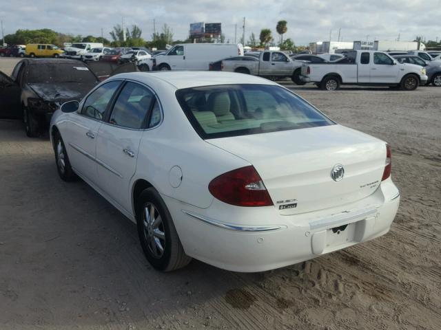 2G4WD532851346359 - 2005 BUICK LACROSSE C WHITE photo 3