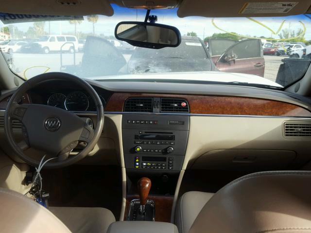 2G4WD532851346359 - 2005 BUICK LACROSSE C WHITE photo 9